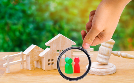 clarification of ownership of the house / real estate. court and division of property. concept of law and lawyer, judiciary and legislature, notaries and insurance indemnities. divorceの写真素材