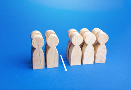Four people out of ten, separated by a line. Visualization of statistical data. 40% of 100%. Less than half. Elections, medicine, demography. Systematizationの写真素材