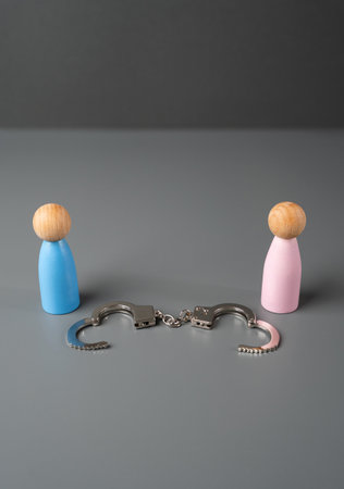 A man and woman couple are freed from the shackles of relationships. Divorce and mutual termination...
