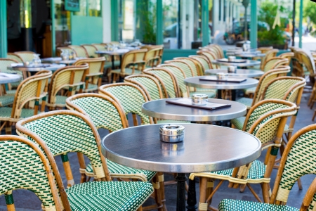 Street view of a coffee terrace with tables and chairs,paris France
の写真素材