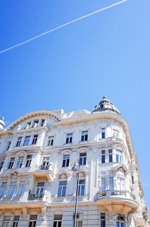 VIENNA, AUSTRIA-July 3 : Viennese Classical style building on July 3, 2014.Vienna, Austria, Europeのeditorial素材