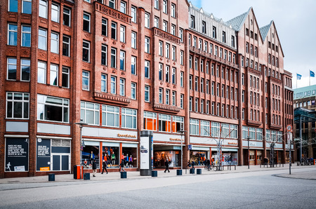 HAMBURG, GERMANY - APRIL 3 : Street view of Downtown Hamburg on April 3, 2015, in Hamburg, Germany.のeditorial素材
