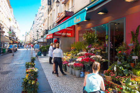 PARIS, FRANCE - July 17 : Tourists on foot Graben Street view around Paris city. Paris is the capital and most populous city of France.July 17, 2016, Paris, France.のeditorial素材
