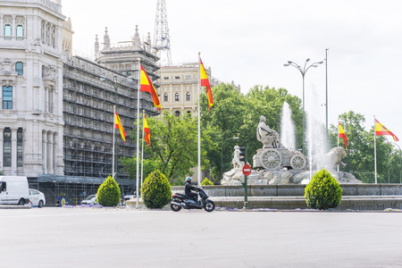 MADRID, SPAIN - April 20, 2017: street view of downtown madrid, The city has a population of almost 3.2 millionのeditorial素材