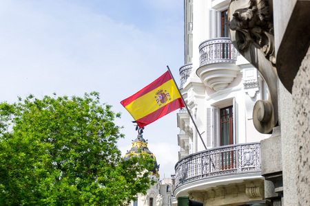 MADRID, SPAIN - April 20, 2017: street view of downtown madrid, The city has a population of almost 3.2 millionのeditorial素材