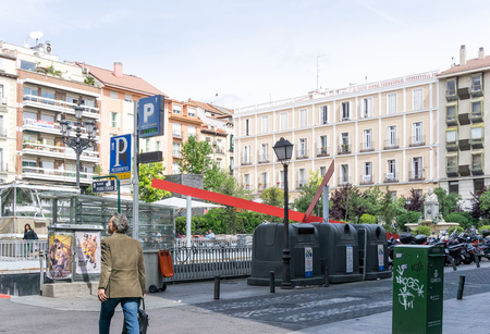 MADRID, SPAIN - April 20, 2017: street view of downtown madrid, The city has a population of almost 3.2 millionのeditorial素材