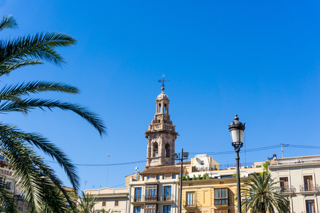 street view of downtown valencia, is Spain's third largest metropolitan area, with a population ranging from 1.7 to 2.5 million.の写真素材