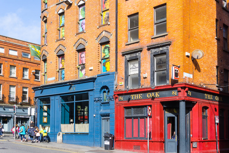 DUBLIN, IRELAND - March 31, 2017: Traditional Irish bar in Dublin Irelandのeditorial素材