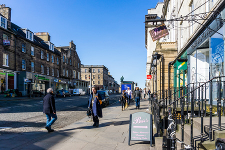 EDINBURGH, SCOTLAND - March 27, 2017: Street view of Historic Old Town Houses in Edinburgh, Scotlandのeditorial素材