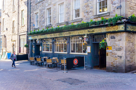 EDINBURGH, SCOTLAND - March 27, 2017: coffee shop in Edinburgh, Scotlandのeditorial素材