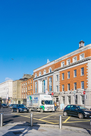 DUBLIN, IRELAND - March 31, 2017: Traditional antique city building in Dublin Irelandのeditorial素材