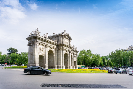 MADRID, SPAIN - April 20, 2017: street view of downtown madrid, The city has a population of almost 3.2 millionのeditorial素材