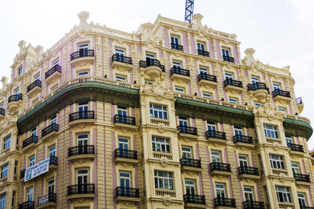 MADRID, SPAIN - April 20, 2017: street view of downtown madrid, The city has a population of almost 3.2 millionのeditorial素材