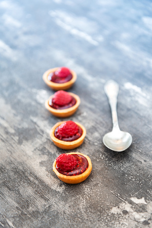 Raspberry tartlet ready to eat の写真素材
