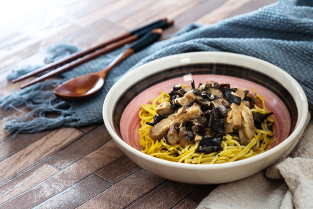 Asian Noodles with Chicken and Black Mushrooms,Coriander