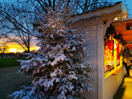PARIS, FRANCE - DECEMBER 5, 2018: Paris Tuileries Garden Christmas Marketのeditorial素材