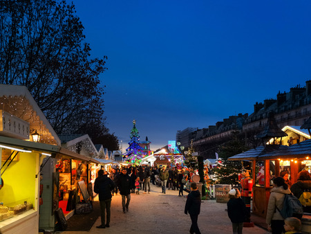 PARIS, FRANCE - DECEMBER 5, 2018: Paris Tuileries Garden Christmas Marketのeditorial素材