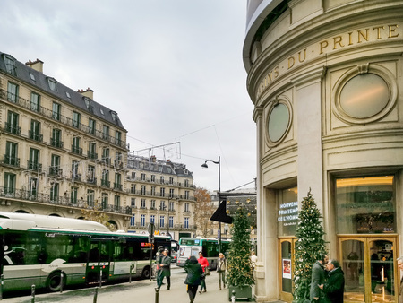 PARIS, FRANCE - DECEMBER 5, 2018: Famous shopping malls in Parisのeditorial素材
