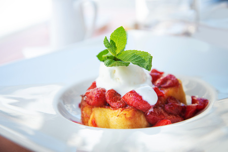 delicious ice cream in bowlの写真素材