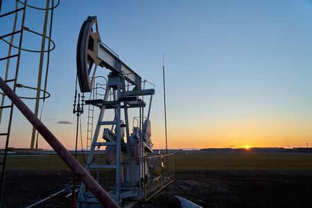 Technological oil and gas production. Production, transportation and processing of oil and gas....