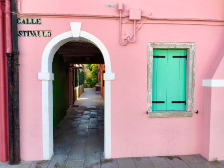 Typical colorful houses in Burano island, Veneto, Italyのeditorial素材
