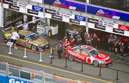 GoldCoast 600 V8 Supercar   21-23 October 2011 Car race    At the pit wheel change practiceのeditorial素材
