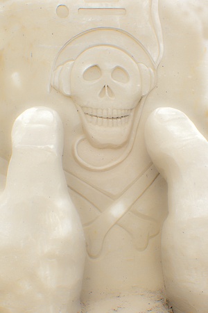 SURFERS PARADISE QLD - FEBRUARY, 11: Unknone  participates in "Pirates in Paradise" Sand Sculptor Championship on February 11, 2012 in Surfers Paradise QLD のeditorial素材