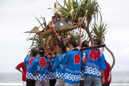 GOLD COAST - AUSTRALIA - 18 MARCH: Unidentified group of dancers performing on Japan & Friends Day festival. 18 March 2012 on Gold Coast, Australia. のeditorial素材