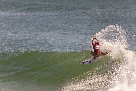 BREAKA BURLEIGH PRO 2013 , GOLD COAST, AUSTRALIA - FEB 3: Unidentified professional female surfer compete on the Burleigh Pro 2013 event, February 3, 2013, Burleigh , Gold Coast, Australia のeditorial素材