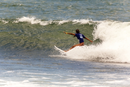 BREAKA BURLEIGH PRO 2013 , GOLD COAST, AUSTRALIA - FEB 3: Unidentified professional female surfer compete on the Burleigh Pro 2013 event, February 3, 2013, Burleigh , Gold Coast, Australia のeditorial素材