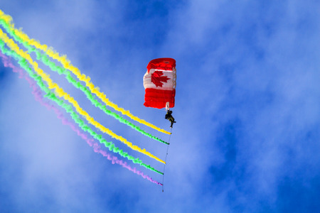 SPRINGBANK CANADA-JUN 20 2015 :Canadian military culture festival, SkyHawks, the Canadian Forces Parachute Team  in Alberta, Canada. The Great Military Team from 1812-2015 exhibitionのeditorial素材