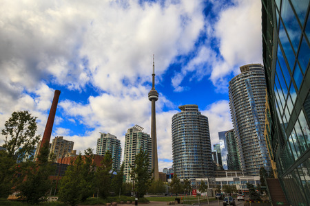 TORONTO, CANADA - 16-10-2015: A view of the elegant condominiums on the Lake Ontario in Toronto, Canada. Toronto's population about 6 million, largest city of Canada.のeditorial素材