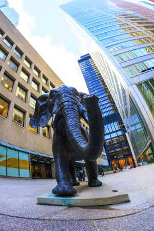 TORONTO CANADA 5.FEB. 2016: Bronze elephant sculptures -Tembo, Mother of Elephants - in the Financial District in downtown Toronto, Ontario in Canada.のeditorial素材