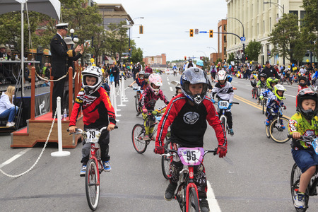 VICTORIA,BC,CANADA-MAY 23,2016: People and Organizations from Canada and USA in the Victoria Day parade along Douglas Street. This is Victoria's largest parade, attracting well over 100,000 people..のeditorial素材