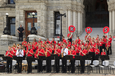 VICTORIA,BC,CANADA-MAY 22,2016: Battle of Marching Bands from Canada and USA in the Victoria Day in front of Parliament House. This is Victoria's largest parade, attracting well over 100,000 people..のeditorial素材