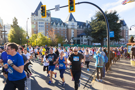 Victoria Canada Apr 30 17: TC10K is Victoria's largest, popular run of the year. The run  attracts over 10,000 from all around the country. Number of top elites compete among the amateur runners.のeditorial素材