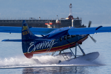 VICTORIA, BC, CANADA - JULY 26 2016: Harbor Air Float-plane in the inner harbor. This transportation is vital and very frequent between Vitoria and Vancouver, also the flight is very pictures.のeditorial素材