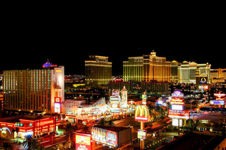 LAS VEGAS, NV - JUL 17, 2005: Vintage view of the Las Vegas Strip New York-New York. There are many cityscape change since there for this view doesn't exist any longer.  Gのeditorial素材