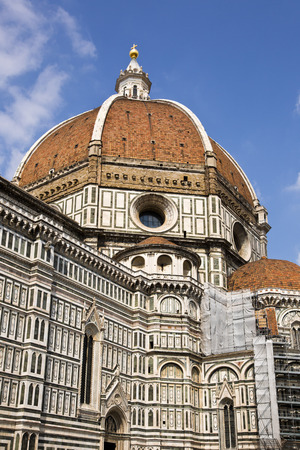 Cathedral in a city, Duomo Santa Maria Del Fiore, Piazza Del Duomo, Florence, Tuscany, Italyの写真素材