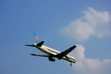 Airplane flying in the skyのeditorial素材