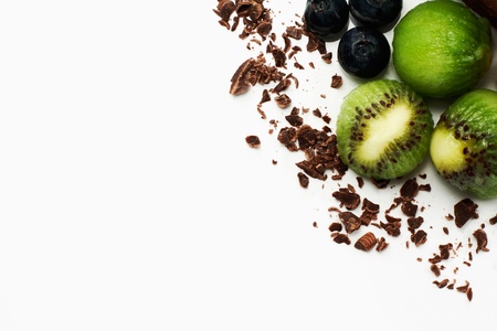 Fruit garnishing with chocolate flakesの写真素材