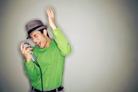 Man singingの写真素材