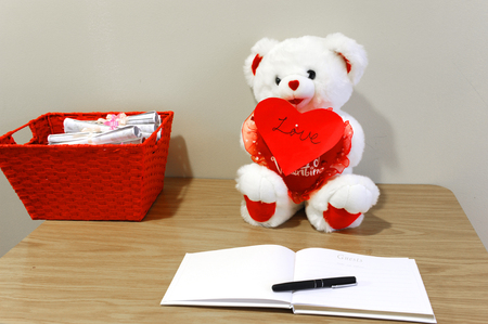 white bear holding red heart in wedding receptionの写真素材