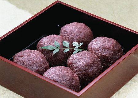Ohagi(a rice ball coated with sweetened red beans)