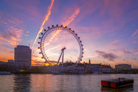 Beautiful Sunrise at London Eye. View from the opposite of River Thamesのeditorial素材
