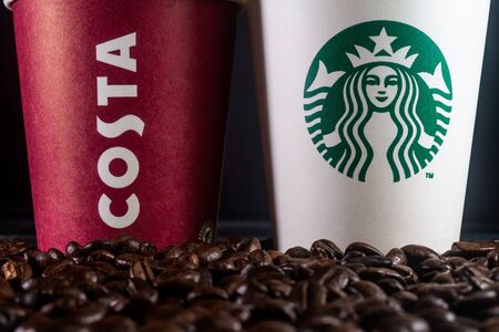 Kuala Lumpur, Circa 2020 - Starbucks vs Costa Coffee, two giants in the coffee industry. In 2019, Starbucks has 30,626 retail locations while Costa has 3,883.のeditorial素材