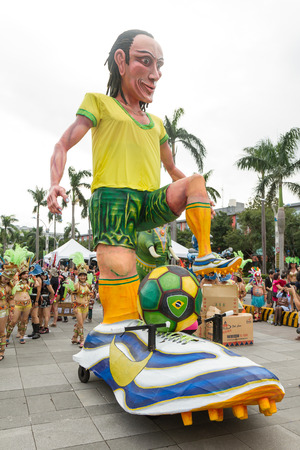 Costumed revelers march with floats in the annual Dream Parade on October 19, 2013, in Taipei, Taiwan.のeditorial素材