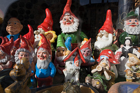 Garden gnomes in a shop windowの写真素材