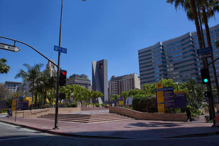 Traffic signals in downtown Los Angeles, USAの写真素材