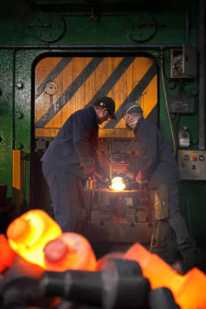 Crank shaft is inserted into clipping press to remove excess flash
